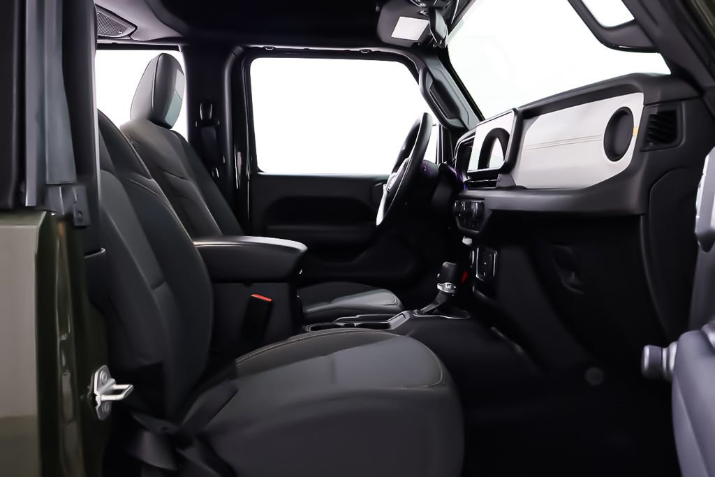 Jeep Wrangler 2 PORTES SPORT + 4X4 + TOIT SOUPLE 2024 à Terrebonne, Québec - 8 - w1024h768px