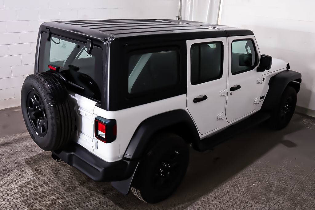 2024 Jeep Wrangler 4 PORTES SPORT + 4X4 + TOIT RIGIDE in Terrebonne, Quebec - 6 - w1024h768px