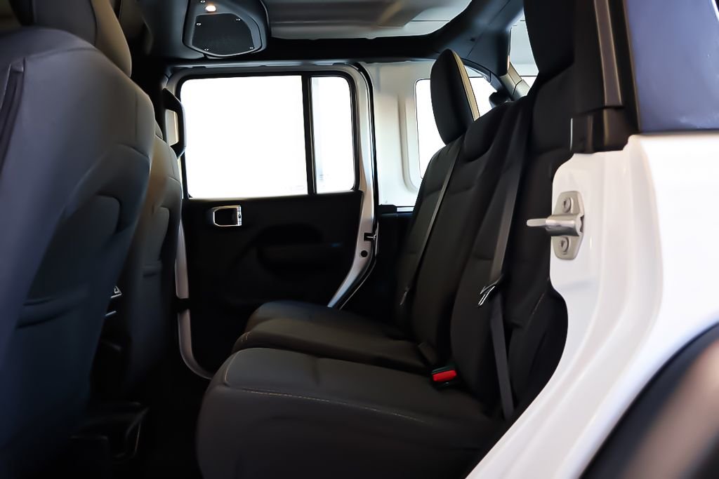 2024 Jeep Wrangler 4 PORTES SPORT + 4X4 + TOIT RIGIDE in Terrebonne, Quebec - 19 - w1024h768px