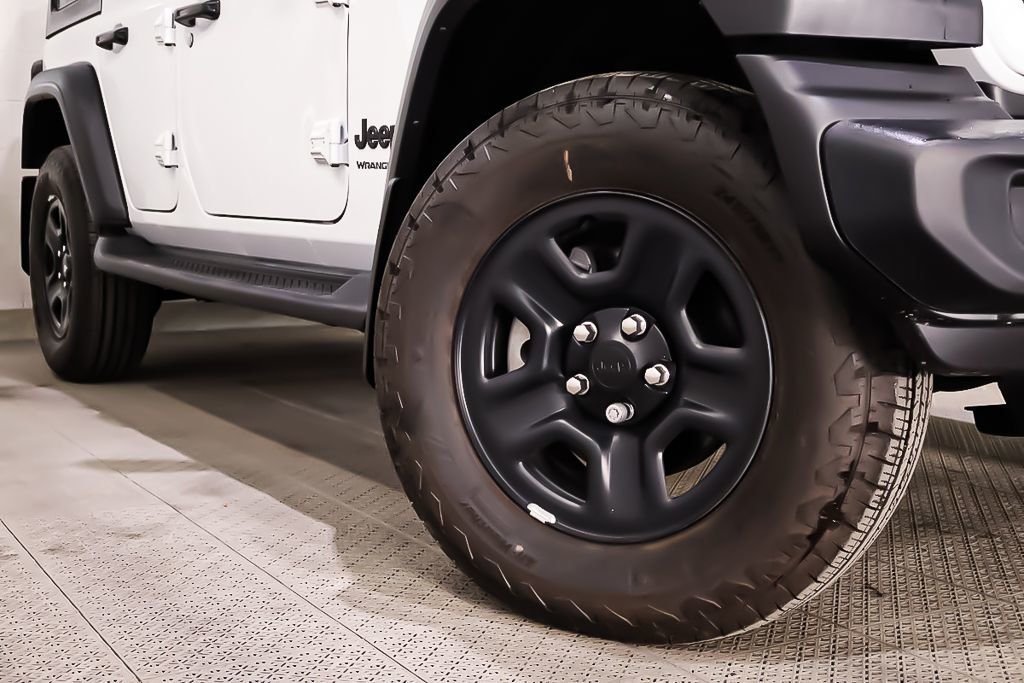 2024 Jeep Wrangler 4 PORTES SPORT + 4X4 + TOIT RIGIDE in Terrebonne, Quebec - 7 - w1024h768px