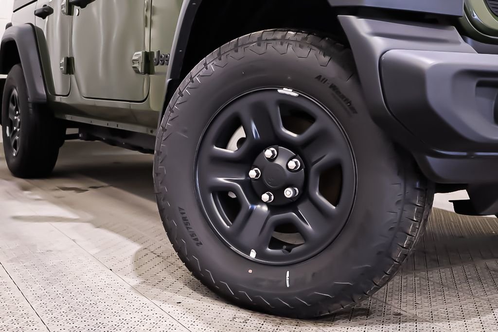 Jeep Wrangler 4 PORTES SPORT + 4X4 + TOIT RIGIDE 2024 à Terrebonne, Québec - 7 - w1024h768px