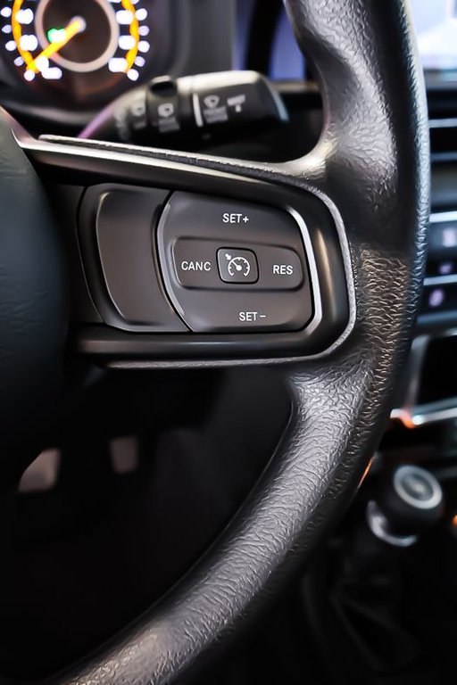 Jeep Wrangler 4 PORTES SPORT + 4X4 + TOIT RIGIDE 2024 à Terrebonne, Québec - 13 - w1024h768px