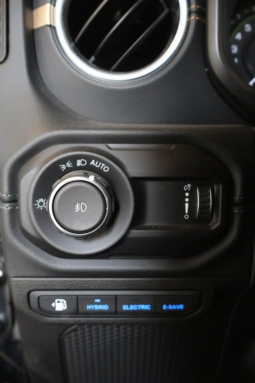 Jeep Wrangler 4XE SAHARA + PHEV + 4X4 + CUIR 2024 à Terrebonne, Québec - 26 - w1024h768px