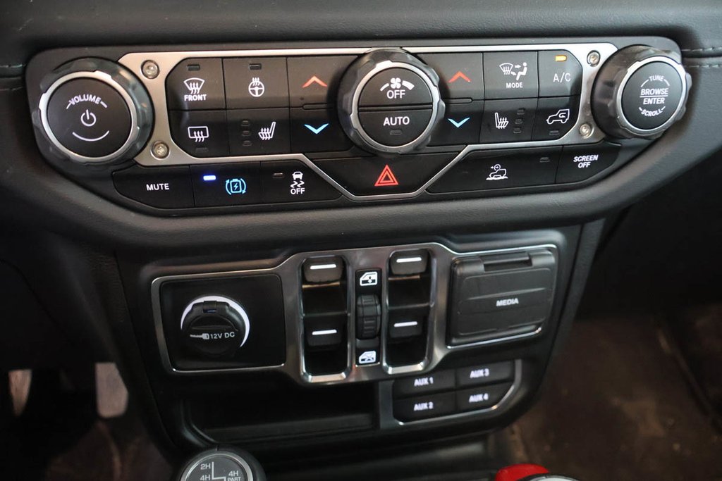 Jeep Wrangler 4XE SAHARA + PHEV + 4X4 + CUIR 2024 à Terrebonne, Québec - 23 - w1024h768px
