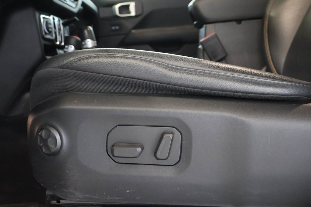 Jeep Wrangler 4XE SAHARA + PHEV + 4X4 + CUIR 2024 à Terrebonne, Québec - 11 - w1024h768px