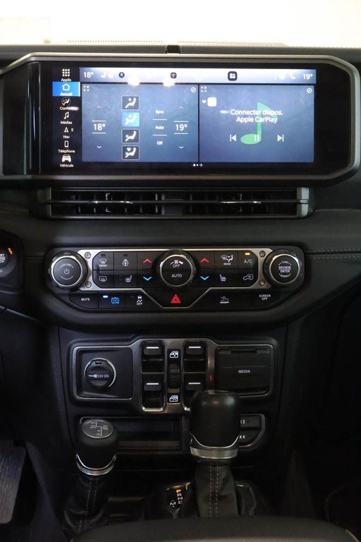 Jeep Wrangler 4XE SAHARA + PHEV + 4X4 + CUIR 2024 à Terrebonne, Québec - 19 - w1024h768px