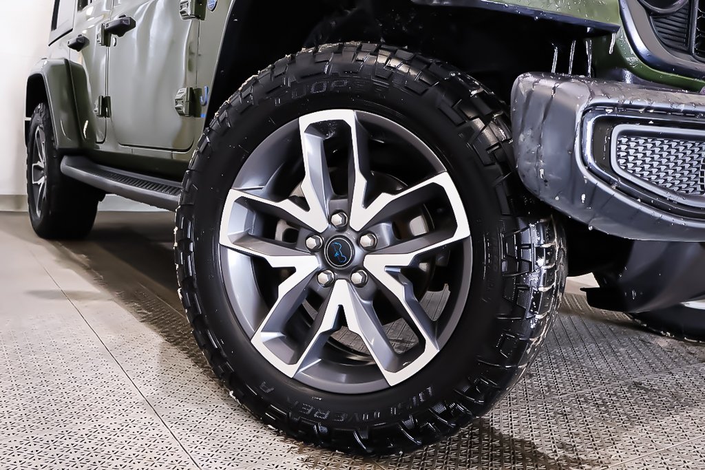 2024 Jeep Wrangler SPORT 4XE + PHEV + 4X4 + TOIT RIGIDE in Terrebonne, Quebec - 9 - w1024h768px