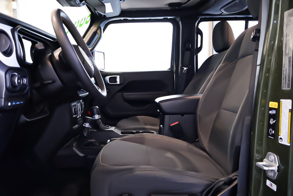 2024 Jeep Wrangler SPORT 4XE + PHEV + 4X4 + TOIT RIGIDE in Terrebonne, Quebec - 10 - w1024h768px