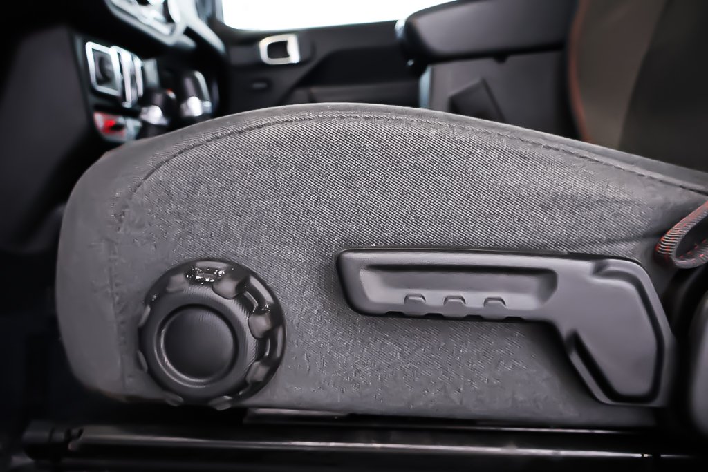 2024 Jeep Wrangler 4 PORTES RUBICON + 4X4 + V6 3.6L in Terrebonne, Quebec - 11 - w1024h768px