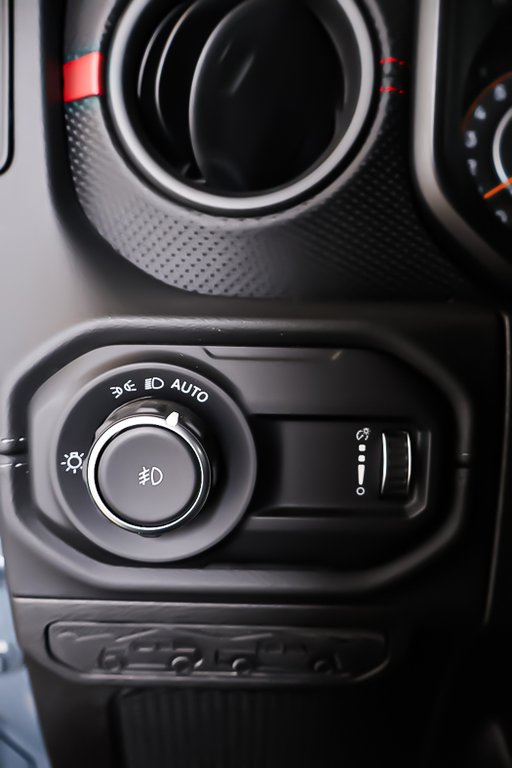 2024 Jeep Wrangler 4 PORTES RUBICON + 4X4 + V6 3.6L in Terrebonne, Quebec - 25 - w1024h768px