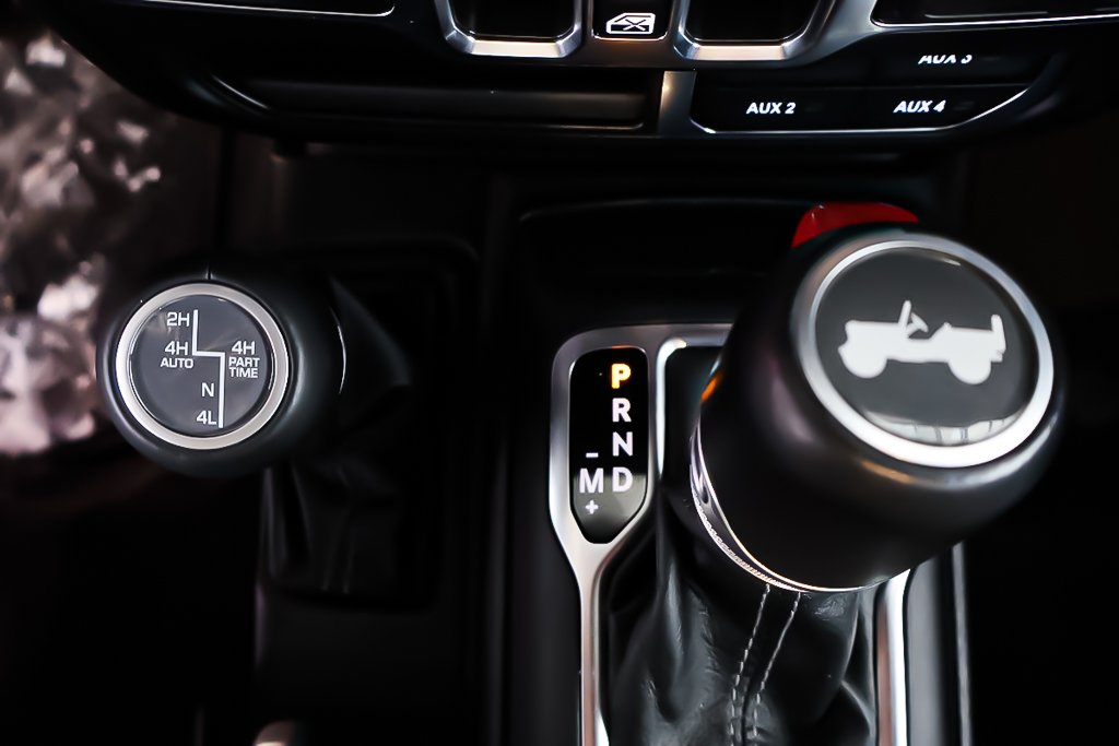 2024 Jeep Wrangler SAHARA 4XE + PHEV + TOIT SKY ONE-TOUCH in Terrebonne, Quebec - 26 - w1024h768px