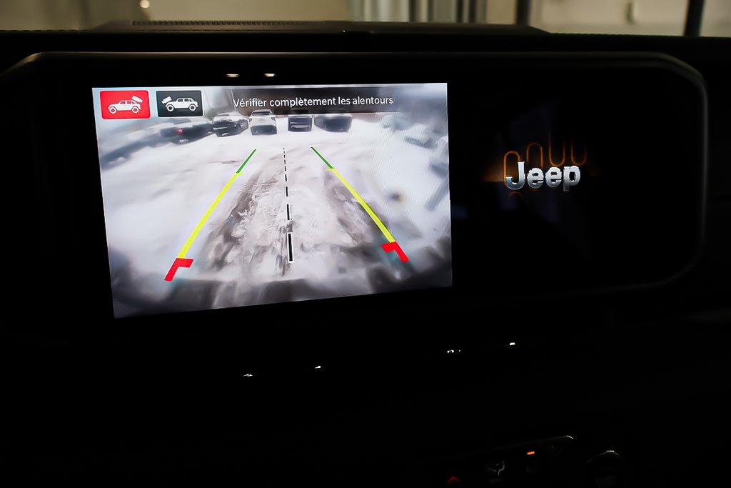 2024 Jeep Wrangler SAHARA 4XE + PHEV + TOIT SKY ONE-TOUCH in Terrebonne, Quebec - 21 - w1024h768px