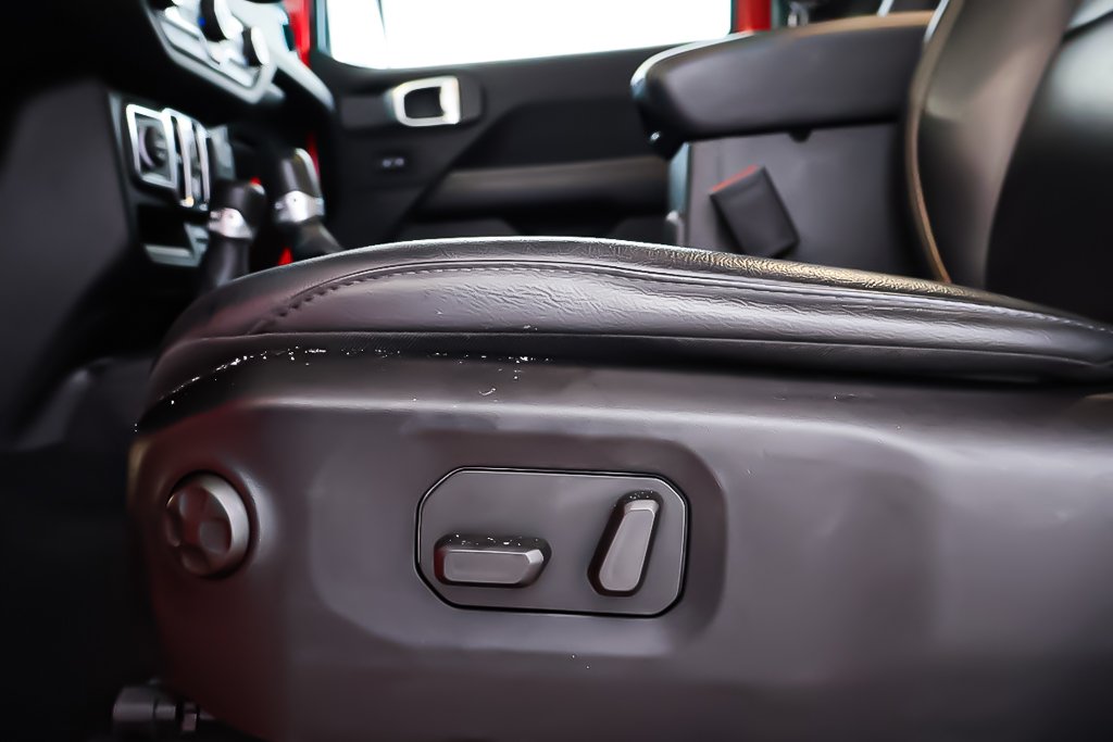 2024 Jeep Wrangler SAHARA 4XE + PHEV + TOIT SKY ONE-TOUCH in Terrebonne, Quebec - 11 - w1024h768px