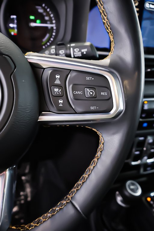 2024 Jeep Wrangler SAHARA 4XE + PHEV + TOIT SKY ONE-TOUCH in Terrebonne, Quebec - 17 - w1024h768px