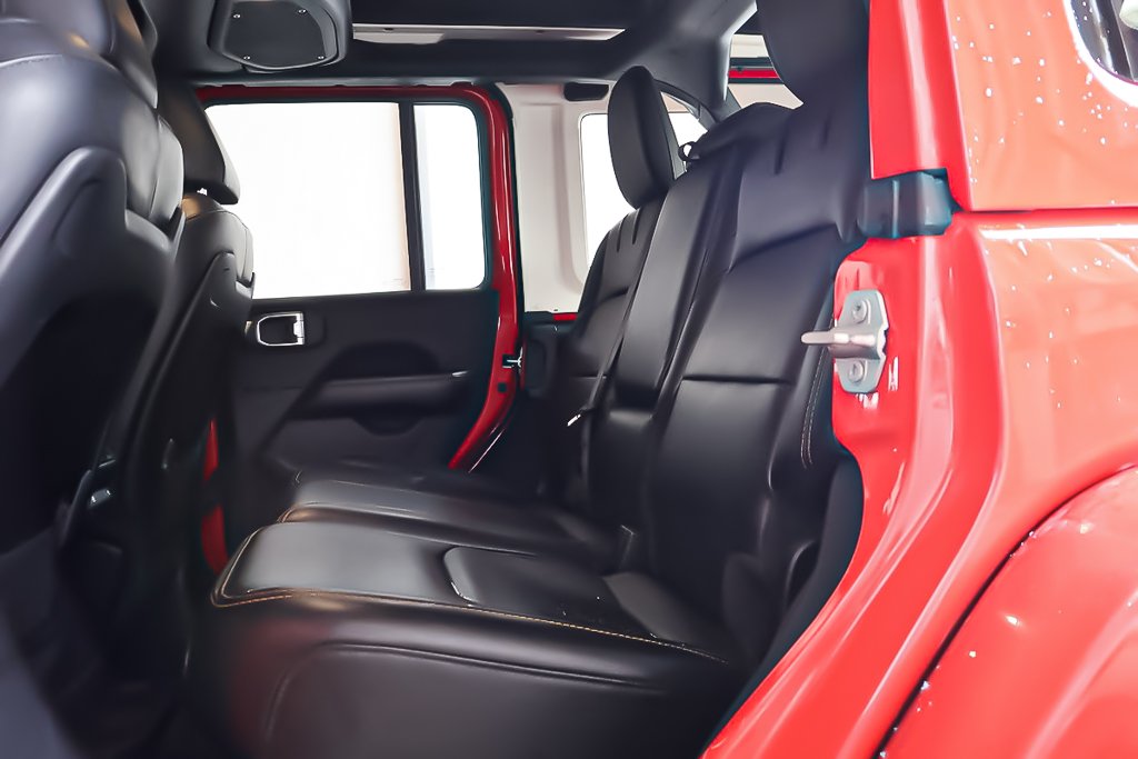 2024 Jeep Wrangler SAHARA 4XE + PHEV + TOIT SKY ONE-TOUCH in Terrebonne, Quebec - 30 - w1024h768px