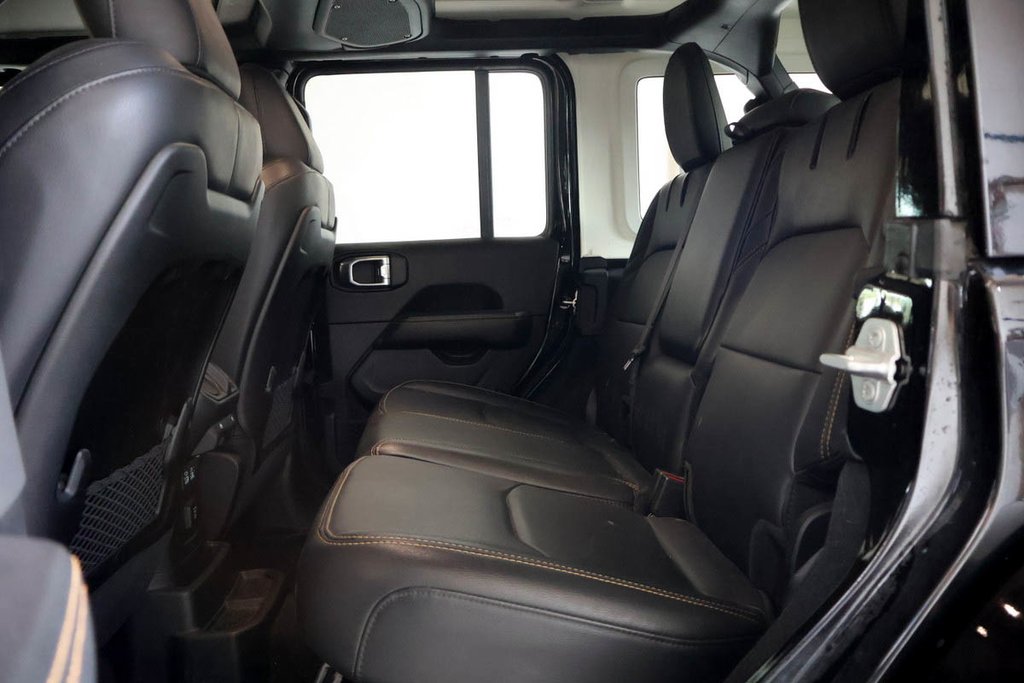 2024 Jeep Wrangler 4 PORTES SAHARA 4XE + PHEV + 4X4 + TOIT RIGIDE in Terrebonne, Quebec - 27 - w1024h768px