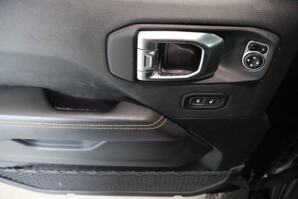 2024 Jeep Wrangler 4 PORTES SAHARA 4XE + PHEV + 4X4 + TOIT RIGIDE in Terrebonne, Quebec - 26 - w1024h768px