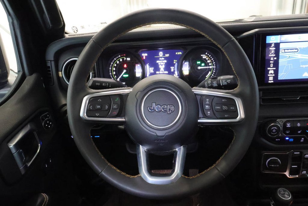 2024 Jeep Wrangler 4 PORTES SAHARA 4XE + PHEV + 4X4 + TOIT RIGIDE in Terrebonne, Quebec - 14 - w1024h768px