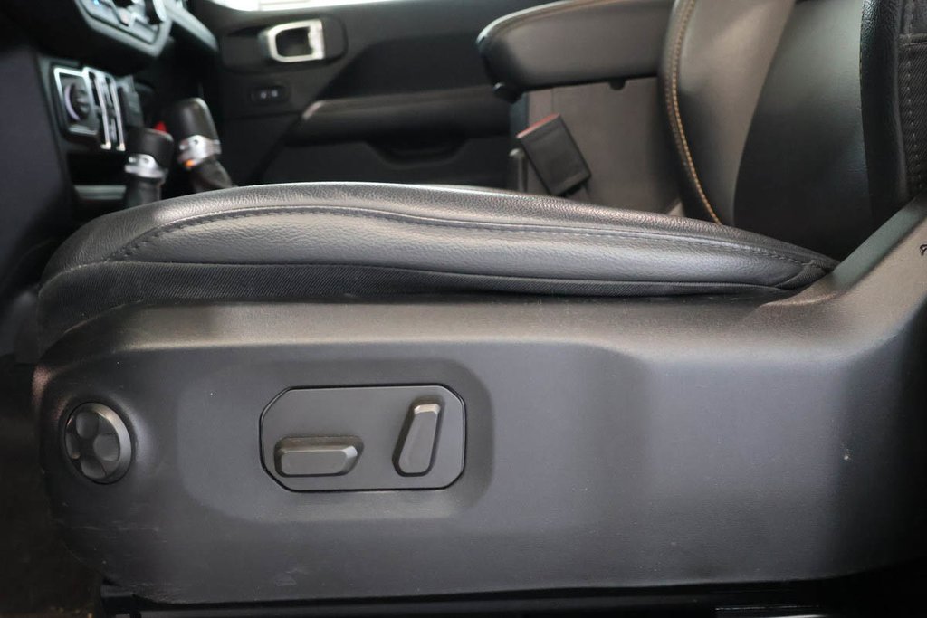2024 Jeep Wrangler 4 PORTES SAHARA 4XE + PHEV + 4X4 + TOIT RIGIDE in Terrebonne, Quebec - 11 - w1024h768px