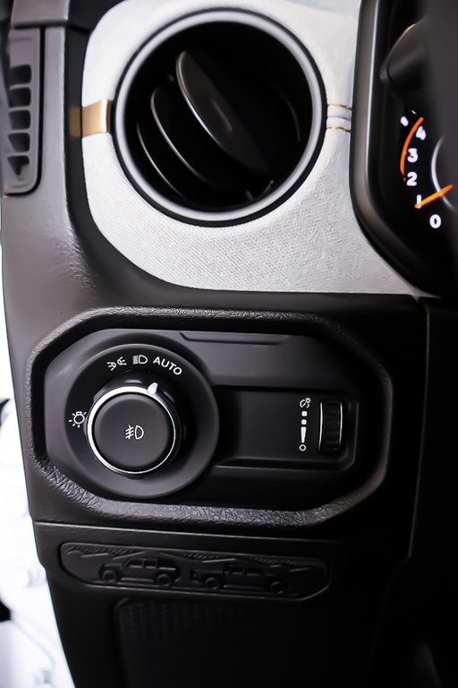Jeep Wrangler WILLYS 2026 à Terrebonne, Québec - 18 - w1024h768px
