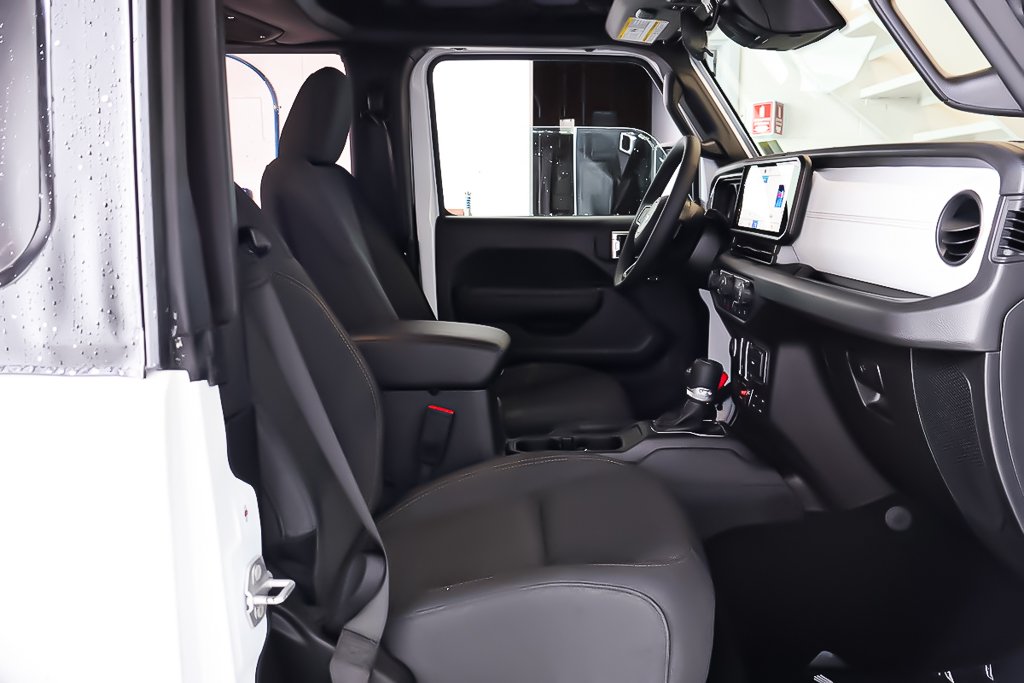 Jeep Wrangler WILLYS 2026 à Terrebonne, Québec - 10 - w1024h768px