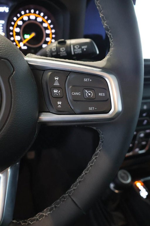 Jeep Wrangler 4 PORTES SAHARA + 4X4 + TOIT RIGIDE 2026 à Terrebonne, Québec - 17 - w1024h768px