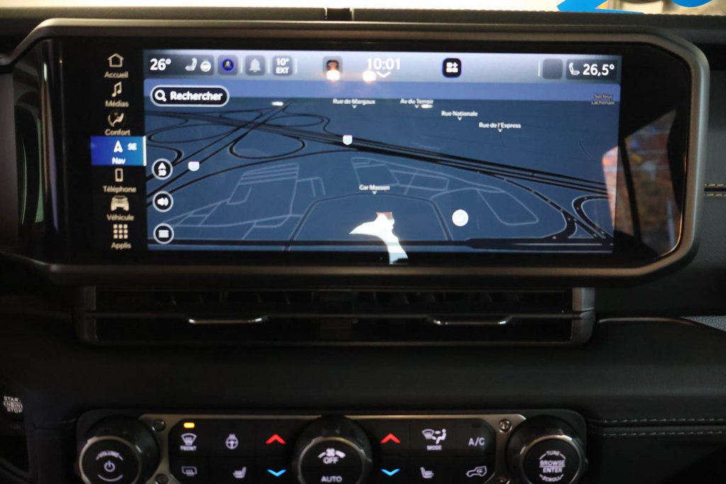 2026 Jeep Wrangler UNLIMITED SAHARA + 4X4 + SKY ONE-TOUCH in Terrebonne, Quebec - 22 - w1024h768px