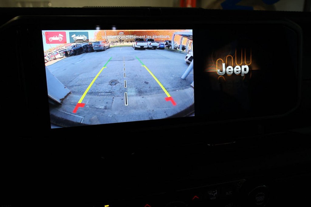 2026 Jeep Wrangler UNLIMITED SAHARA + 4X4 + SKY ONE-TOUCH in Terrebonne, Quebec - 21 - w1024h768px