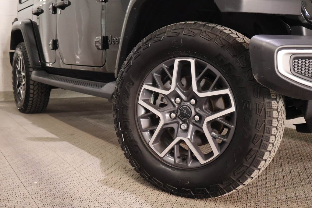 2026 Jeep Wrangler UNLIMITED SAHARA + 4X4 + SKY ONE-TOUCH in Terrebonne, Quebec - 9 - w1024h768px