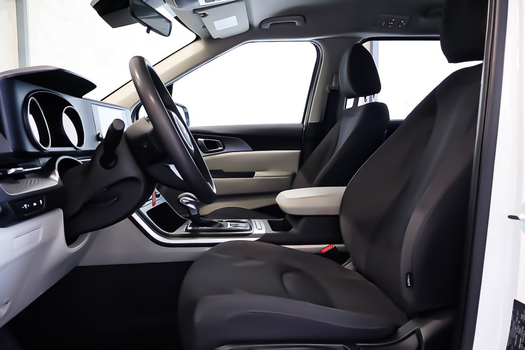Kia Carnival LX + 8 PASSAGERS + BLUETOOTH 2024 à Terrebonne, Québec - 13 - w1024h768px