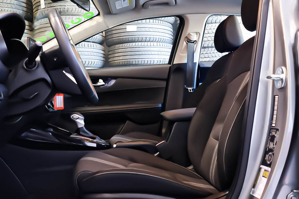 Kia Forte EX + AUTOMATIQUE + GROUPE ELECTRIQUE+ A/C 2023 à Terrebonne, Québec - 10 - w1024h768px