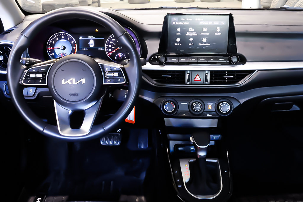 Kia Forte EX + AUTOMATIQUE + GROUPE ELECTRIQUE+ A/C 2023 à Terrebonne, Québec - 13 - w1024h768px