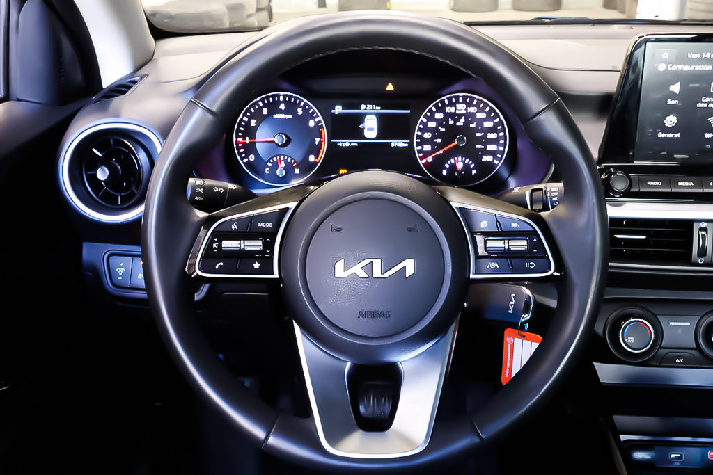 Kia Forte EX + AUTOMATIQUE + GROUPE ELECTRIQUE+ A/C 2023 à Terrebonne, Québec - 14 - w1024h768px