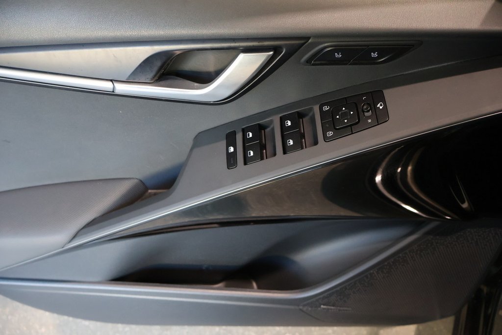 2024 Kia NIRO WAVE + TOIT OUVRANT + CUIR + CARPLAY in Terrebonne, Quebec - 27 - w1024h768px