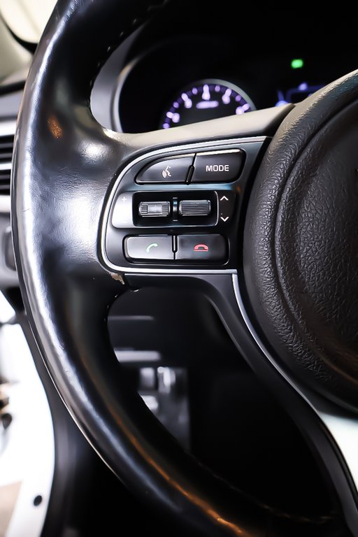 2016 Kia OPTIMA LX + GROUPE ELECTRIQUE + BLUETOOTH in Terrebonne, Quebec - 15 - w1024h768px