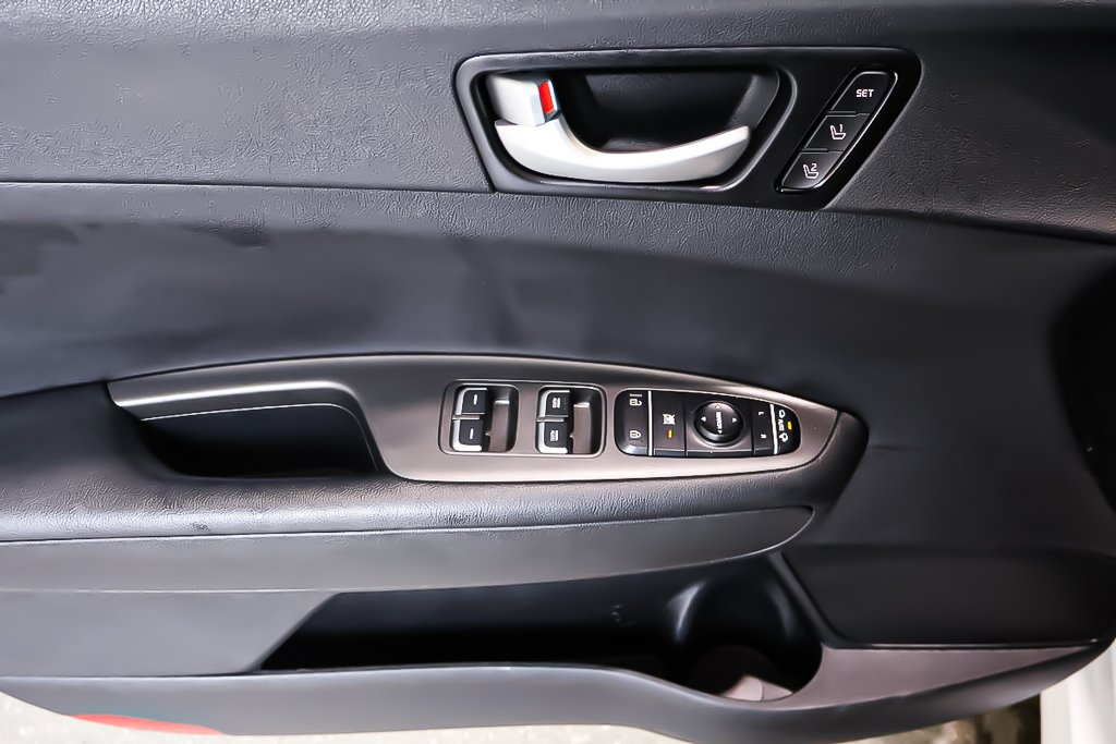 2016 Kia OPTIMA LX + GROUPE ELECTRIQUE + BLUETOOTH in Terrebonne, Quebec - 26 - w1024h768px