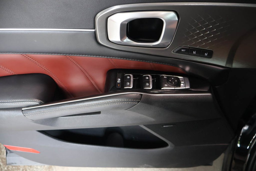 2021 Kia Sorento SX + AWD + TOIT OUVRANT PANO in Terrebonne, Quebec - 30 - w1024h768px