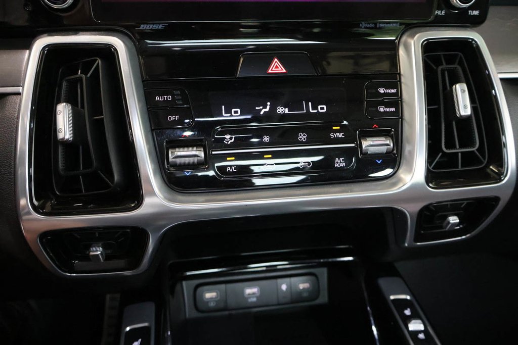 2021 Kia Sorento SX + AWD + TOIT OUVRANT PANO in Terrebonne, Quebec - 26 - w1024h768px