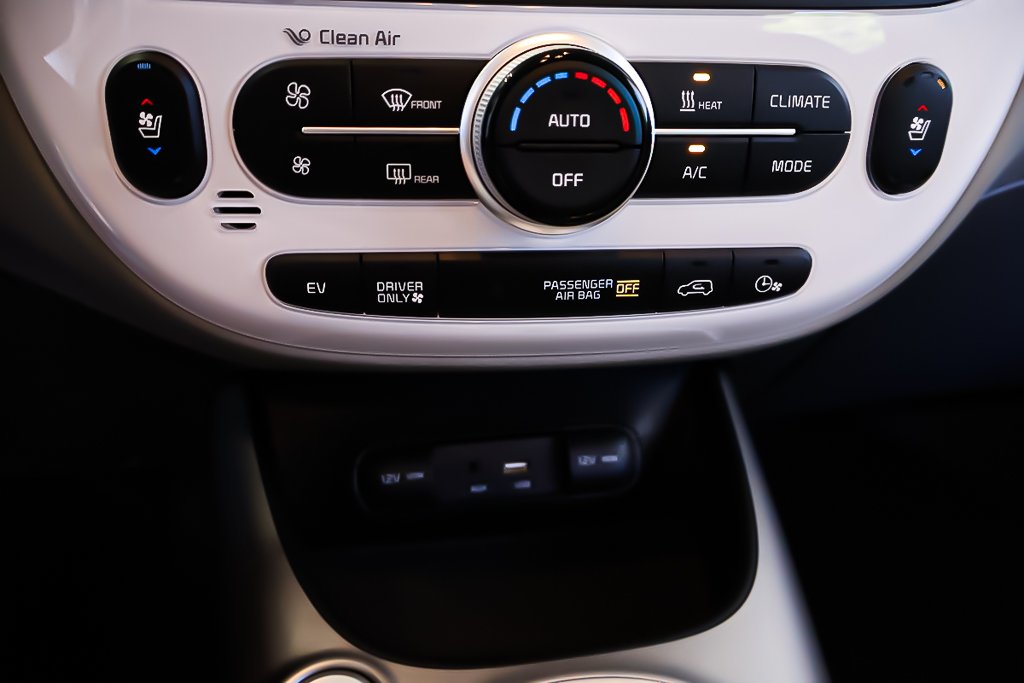 2018 Kia SOUL EV EV LUXURY + BAS KILO + CUIR + NAVIGATION GPS in Terrebonne, Quebec - 18 - w1024h768px