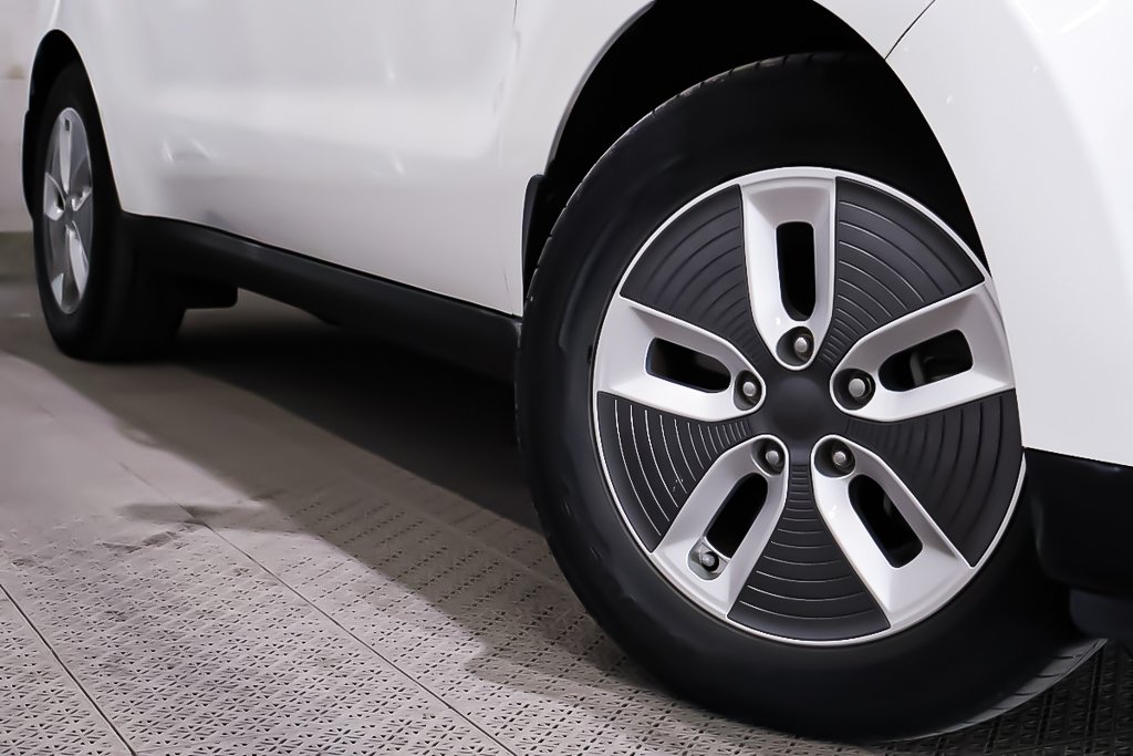 2018 Kia SOUL EV EV LUXURY + BAS KILO + CUIR + NAVIGATION GPS in Terrebonne, Quebec - 7 - w1024h768px