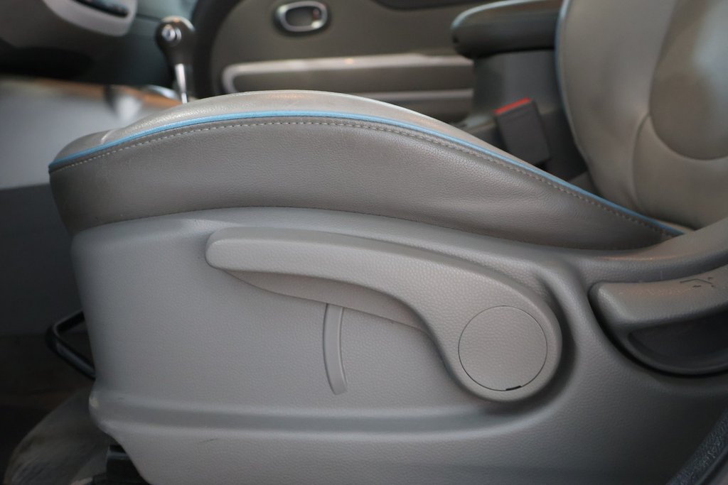 2018 Kia Soul EV LUXURY + CUIR + SIEGES CHAUFFANTS in Terrebonne, Quebec - 7 - w1024h768px
