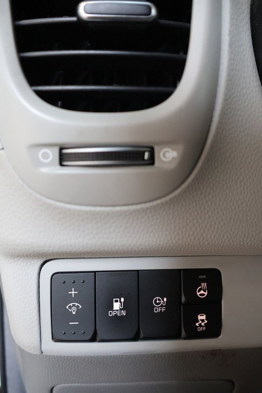 2018 Kia Soul EV LUXURY + CUIR + SIEGES CHAUFFANTS in Terrebonne, Quebec - 19 - w1024h768px