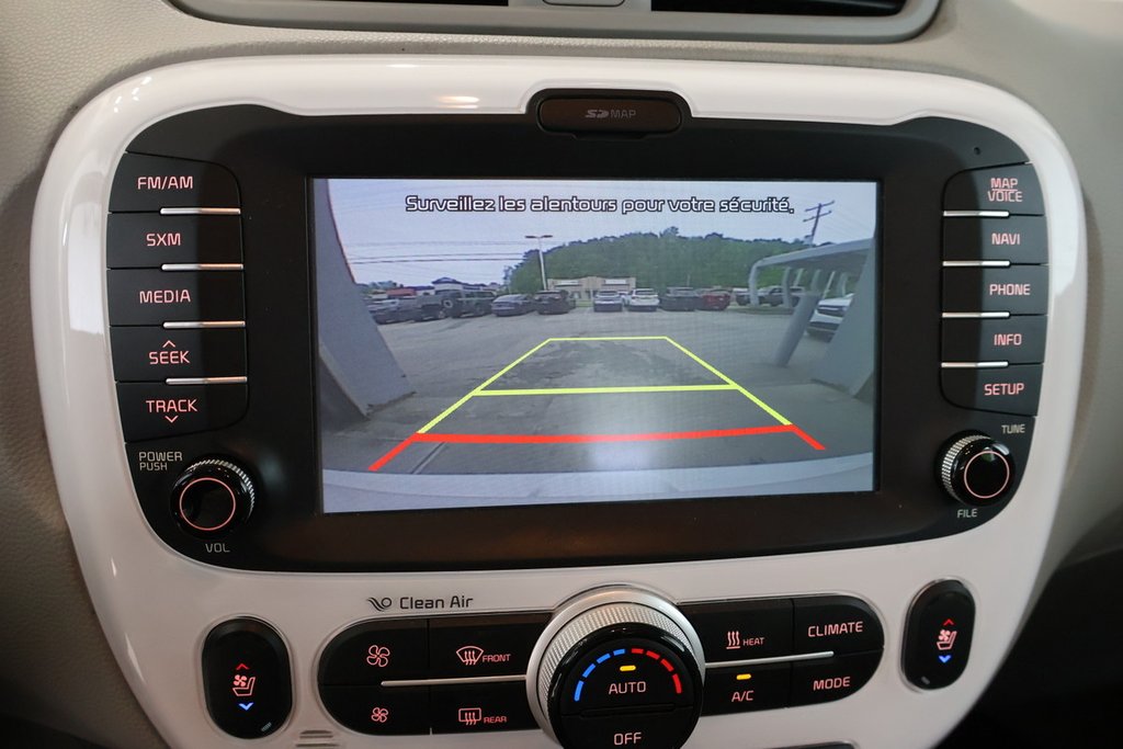 2018 Kia Soul EV LUXURY + CUIR + SIEGES CHAUFFANTS in Terrebonne, Quebec - 17 - w1024h768px