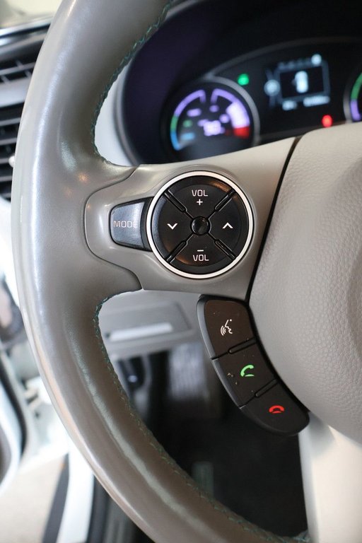 2018 Kia Soul EV LUXURY + CUIR + SIEGES CHAUFFANTS in Terrebonne, Quebec - 11 - w1024h768px