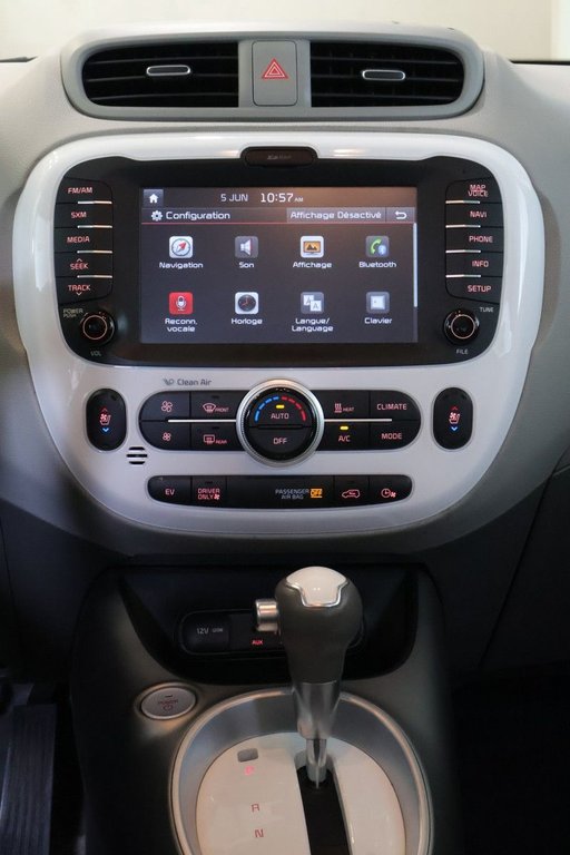 2018 Kia Soul EV LUXURY + CUIR + SIEGES CHAUFFANTS in Terrebonne, Quebec - 15 - w1024h768px