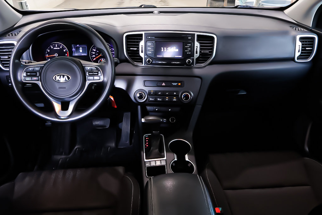 2018 Kia Sportage LX + AWD + ATTACHE-REMORQUE in Terrebonne, Quebec - 13 - w1024h768px
