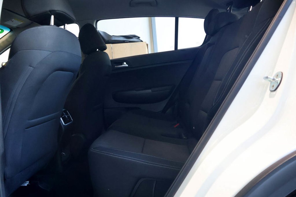 2022 Kia Sportage LX + AWD + SIEGES CHAUFFANTS + CARPLAY in Terrebonne, Quebec - 26 - w1024h768px