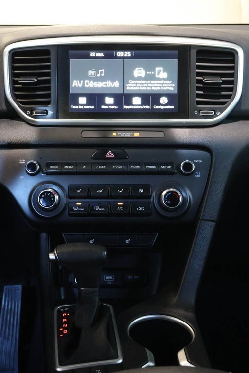 2022 Kia Sportage LX + AWD + SIEGES CHAUFFANTS + CARPLAY in Terrebonne, Quebec - 19 - w1024h768px