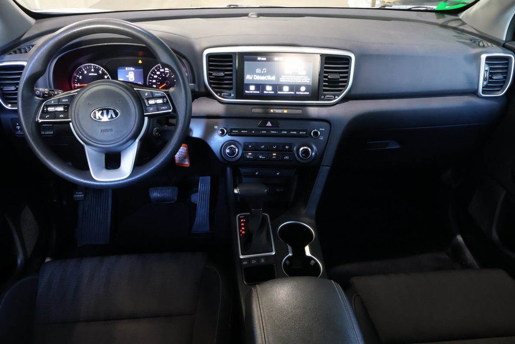 2022 Kia Sportage LX + AWD + SIEGES CHAUFFANTS + CARPLAY in Terrebonne, Quebec - 13 - w1024h768px