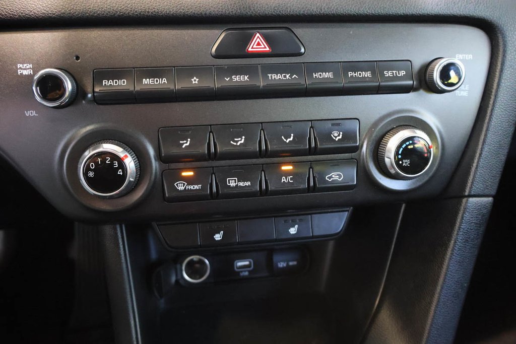 2022 Kia Sportage LX + AWD + SIEGES CHAUFFANTS + CARPLAY in Terrebonne, Quebec - 22 - w1024h768px